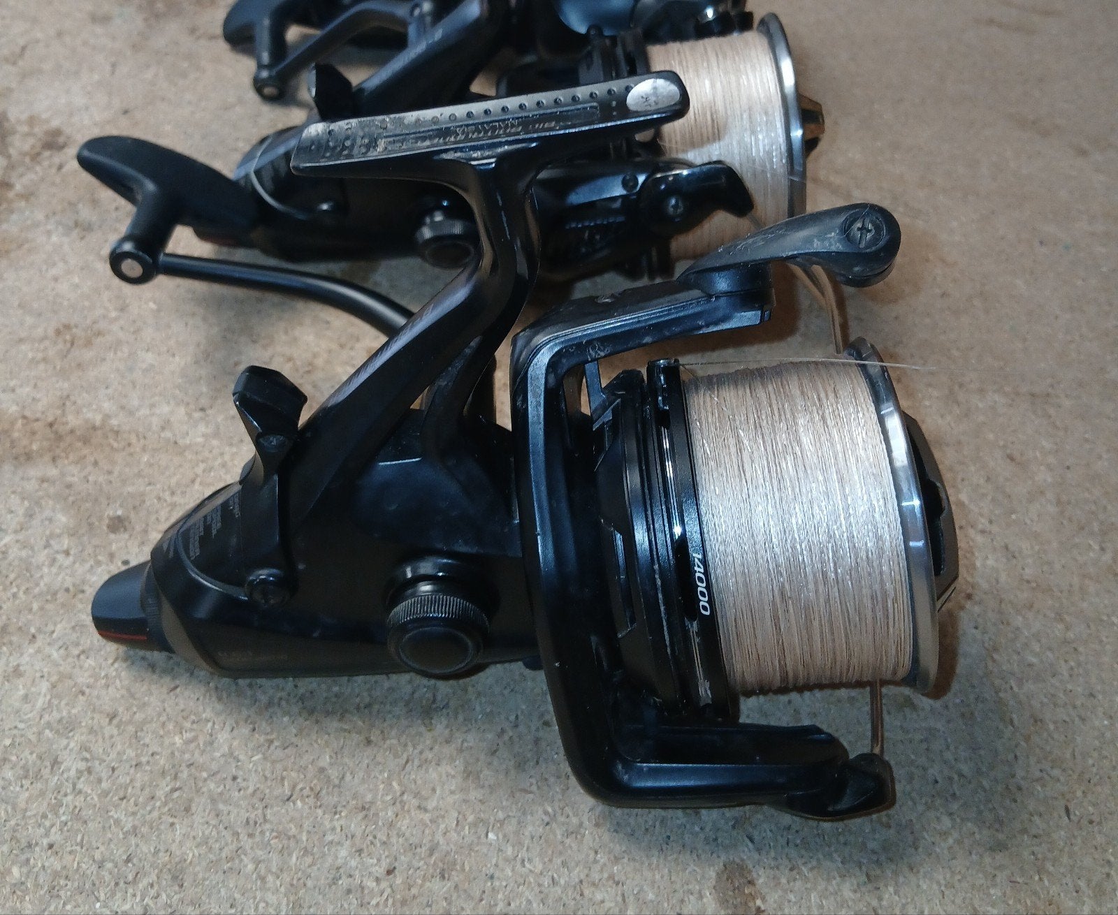 2 x Shimano Baitrunner XTB 14000 LC, Watersport en Boten, Ophalen of Verzenden, Zo goed als nieuw, Molen