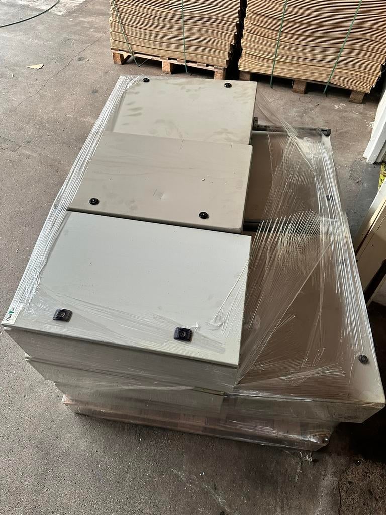 Elektrakast stalenkast wandkast groepenkast opbergkast, Ophalen