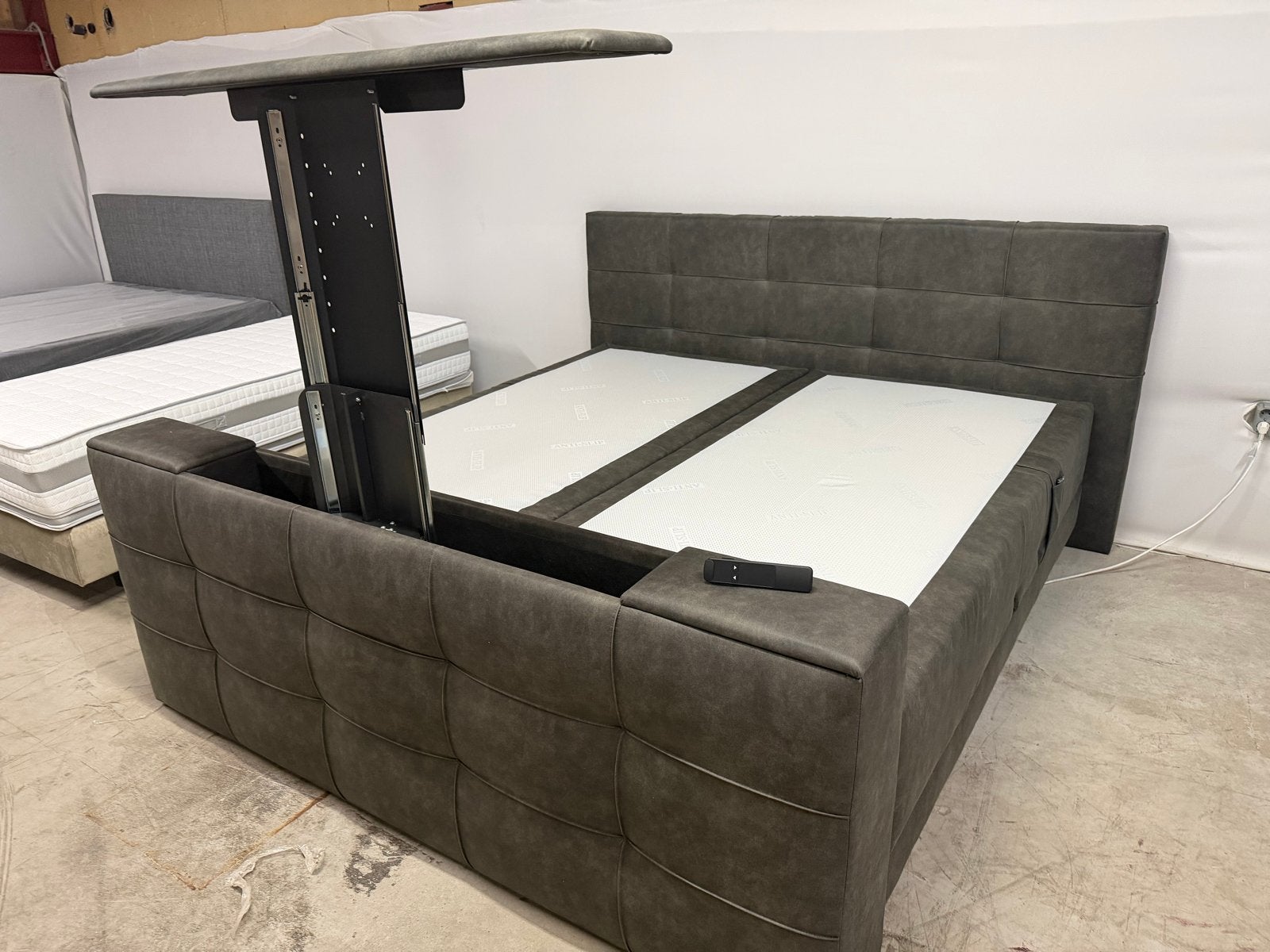 Elektrisch verstelbaar bed 200x200 met TV lift, Ophalen, Verstelbaar, Overige maten, 200 cm
