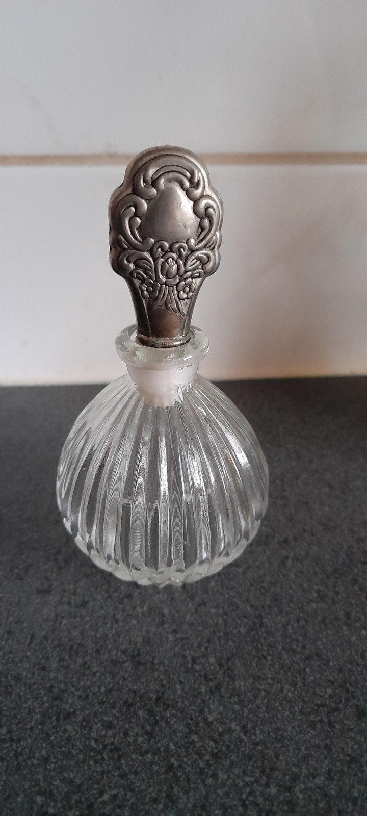 Vintage parfumflesje., Ophalen