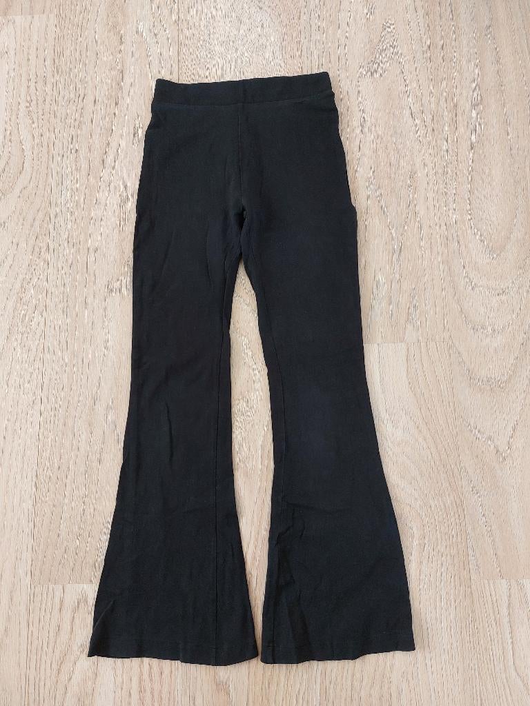 Zwarte flared legging maat 134/140 Hema, Broek, Meisje, Ophalen of Verzenden, Zo goed als nieuw