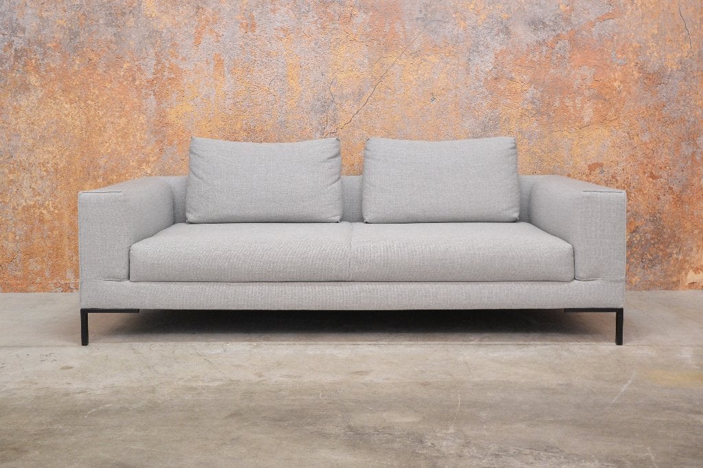 Nieuw beklede Design on Stock Aikon Lounge design bank, Huis en Inrichting, Banken | Bankstellen, Design on Stock, 150 tot 200 cm