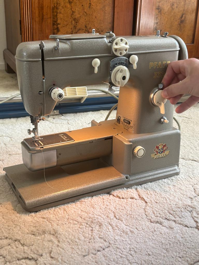 Pfaff 332 Naaimachine - Compleet en Uniek, Antiek en Kunst, Antiek | Naaimachines, Ophalen of Verzenden