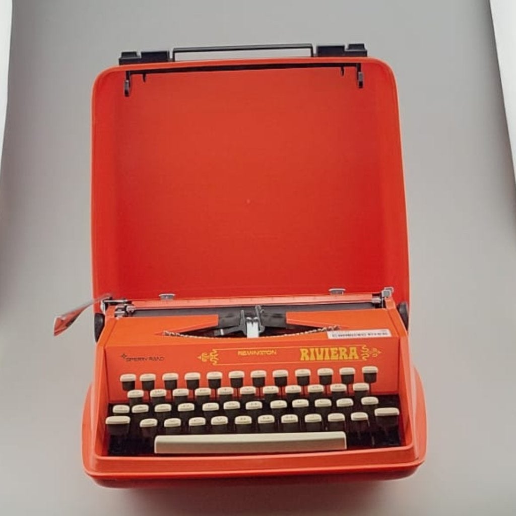 Remington Sperry Rand Riviera Qwerty Typmachine, Flex Ltd., Gebruikt, https://flex.com/contact-us, Nobelstraat 10, 5807 GA Oostrum LB, Limburg, Nederland