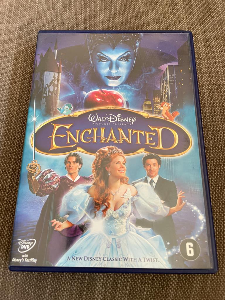 Enchanted dvd - Disney Film, Vanaf 6 jaar, Ophalen of Verzenden, Zo goed als nieuw