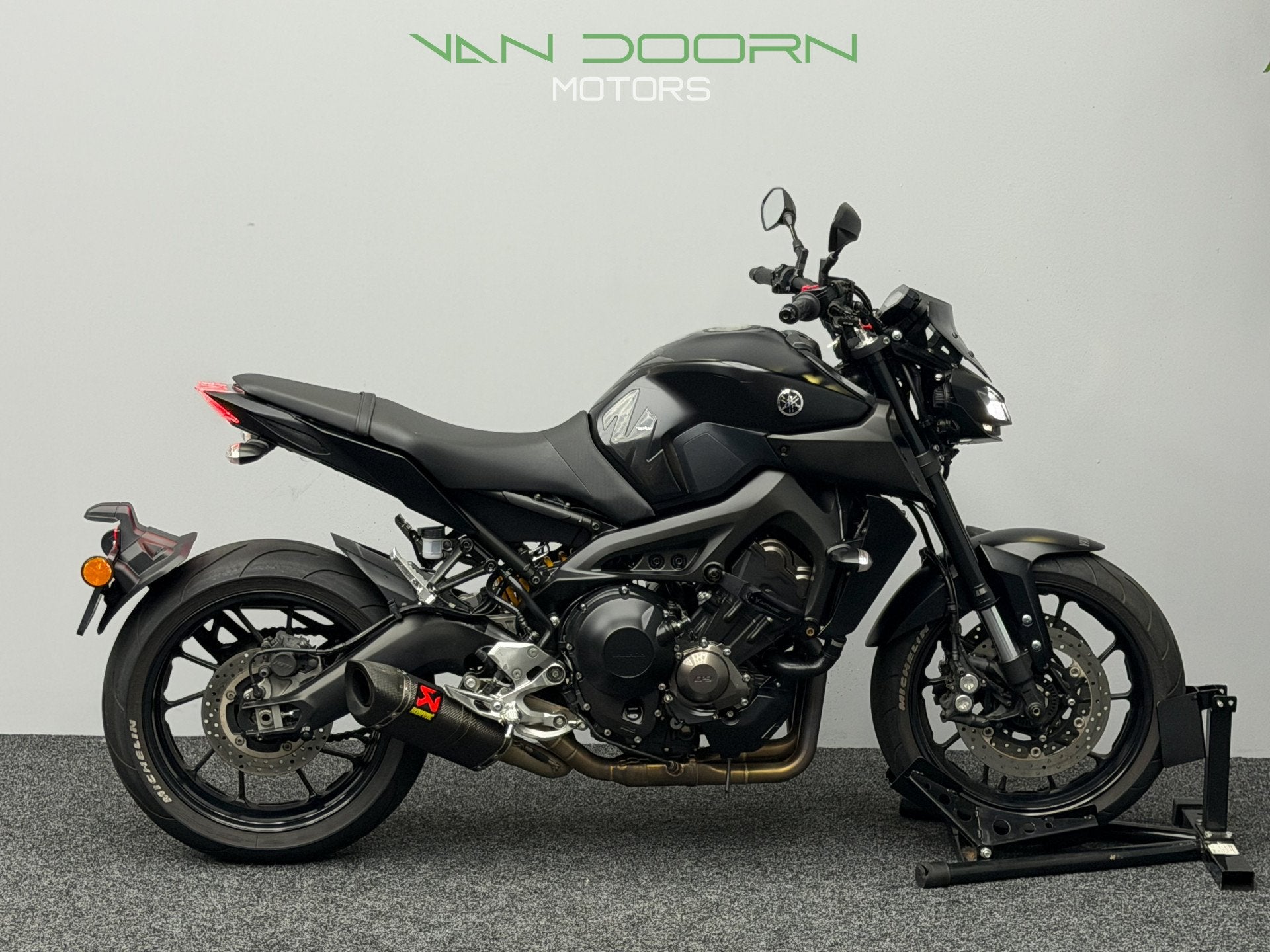 Yamaha MT-09 ABS | Akrapovic | QuickShift | Ohlins | 2018 |, Motoren, Traction Control, Info@vandoornmotors.nl, Kraaivenstraat 23-5
5048AB  TILBURG, NL
