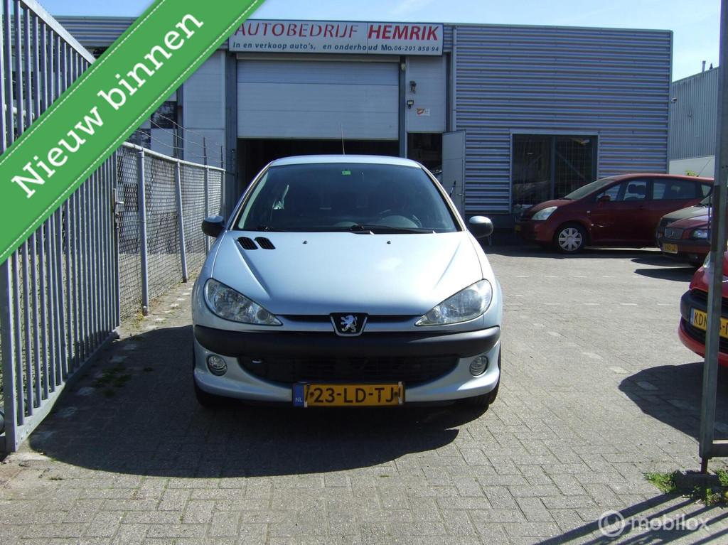 Peugeot 206 1.4 Air-line 3, Voorwielaandrijving, Stof, Gebruikt, 4 cilinders