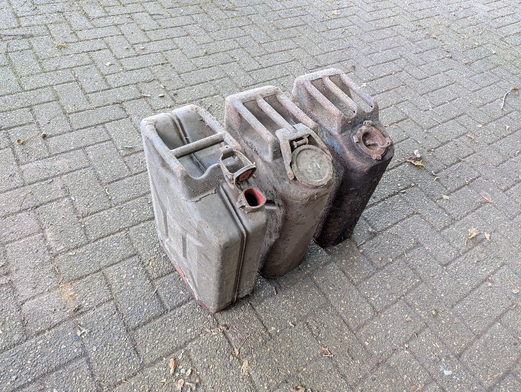 3 Militaire Jerrycans (US 1950, US Water 1953 & KL 1955), Ophalen, Landmacht, Nederland, Overige typen