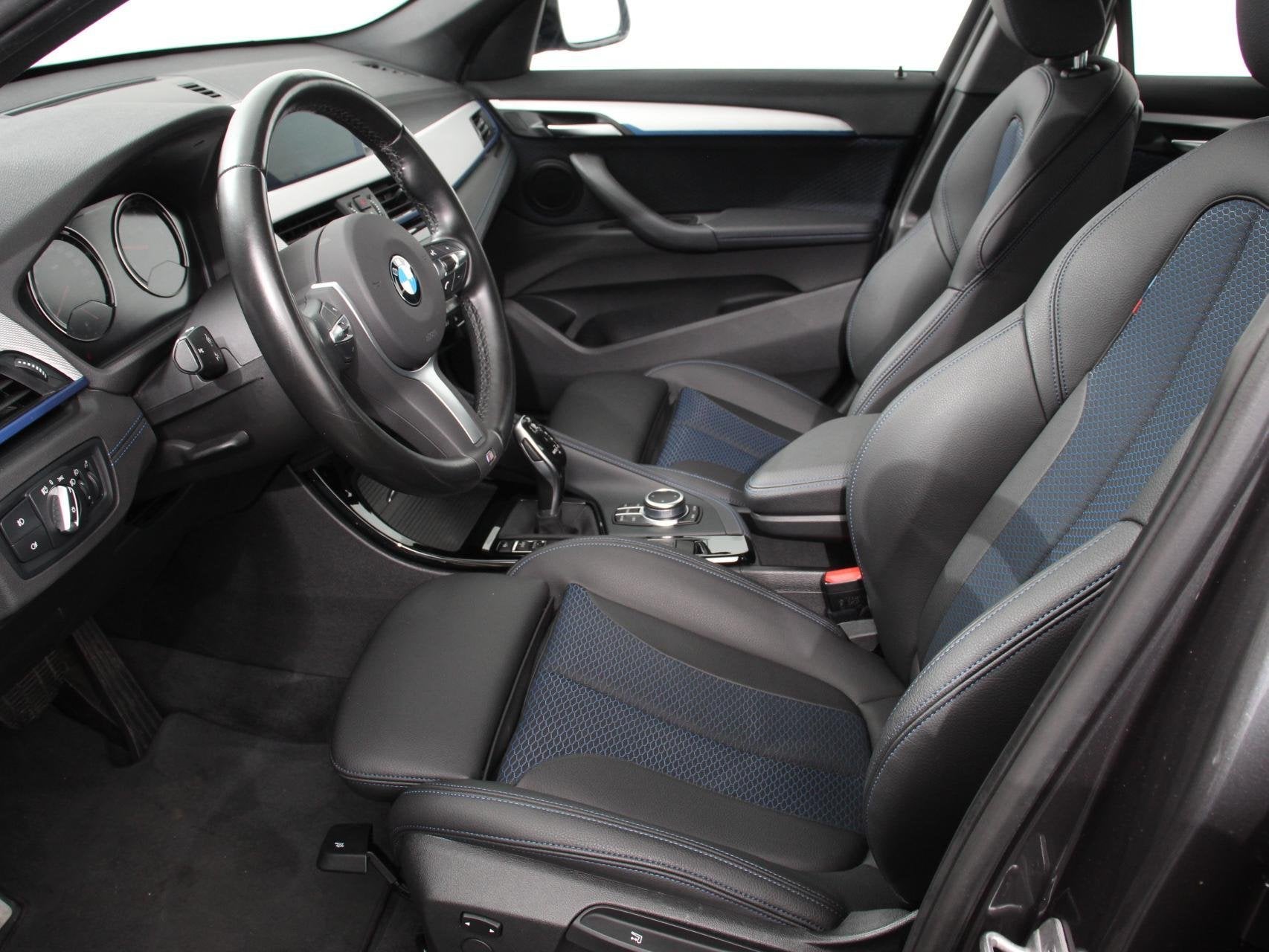 BMW X1 sDrive18i Automaat M-Sport Navigatie Cruise Control S, Auto's, Gebruikt, Alcantara, 19 km/l, 1405 kg