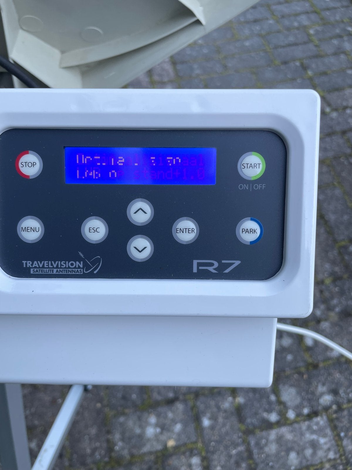 Travel Vision R7 volautomatische schotelantenne, Ophalen, Gebruikt