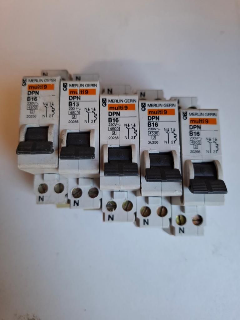 Merlin Gerin B16 automaat DPN,  5st beschikbaar, Ophalen, Gebruikt, Overige typen