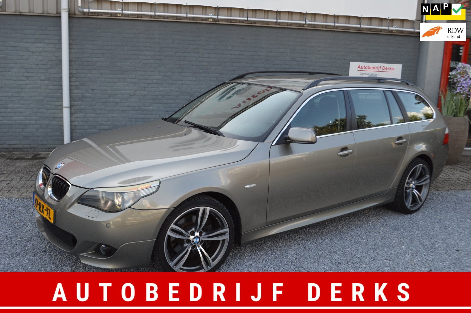 BMW 5-serie Touring 530xi Executive M-Pakket Airco | Leer |, Auto's, Automaat, Gebruikt, 1675 kg, 2000 kg