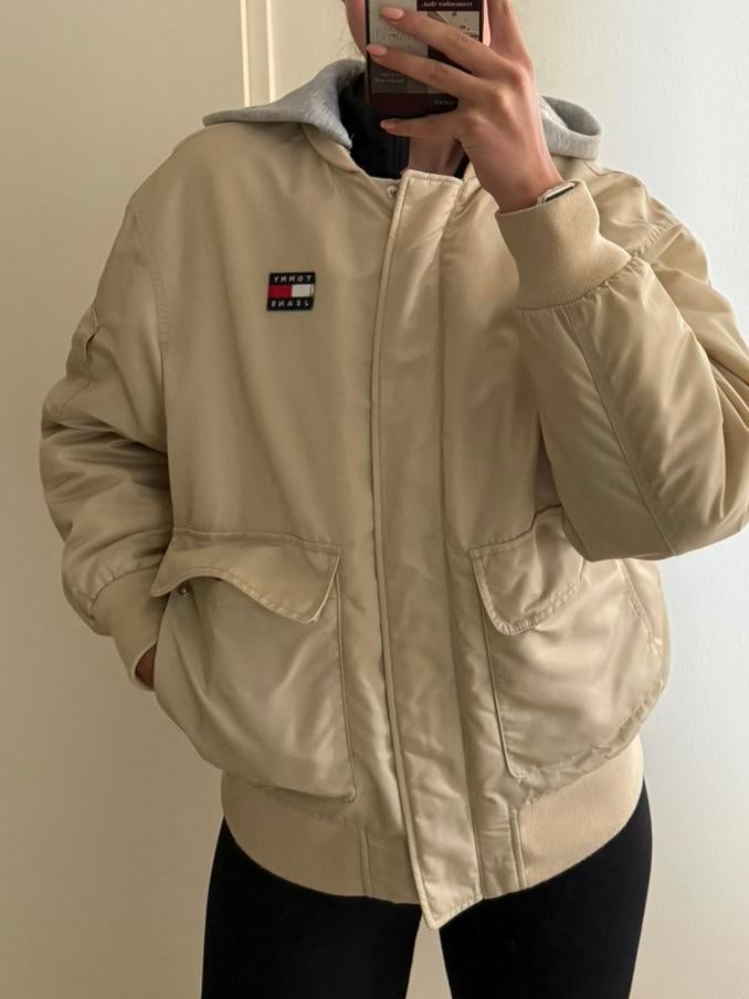 Tommy Hilfiger Jas maat S, Ophalen, Zo goed als nieuw, Maat 46 (S) of kleiner, Beige