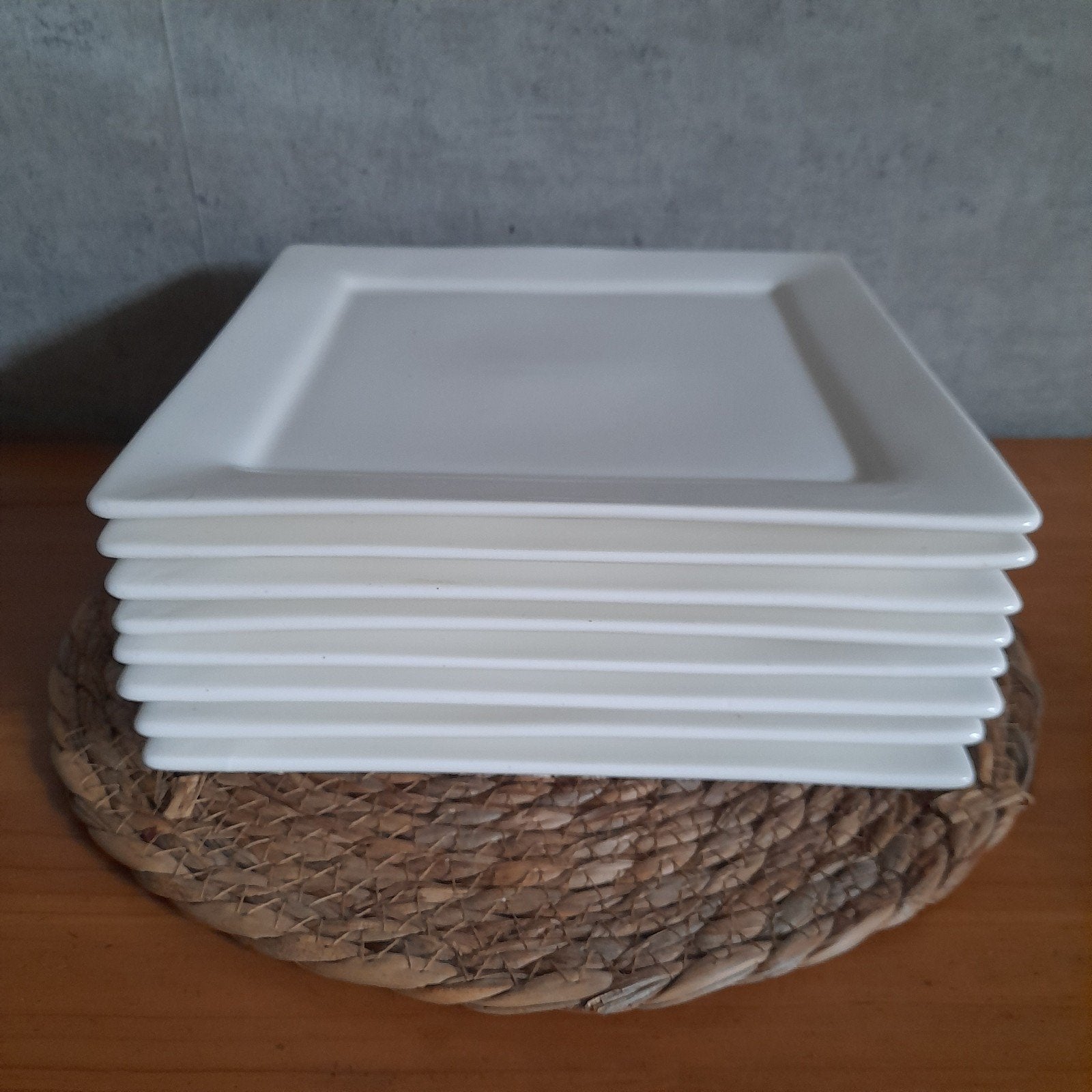 8 Gave borden vierkant 21x21 cm, Ophalen of Verzenden, Aardewerk, Bord(en)