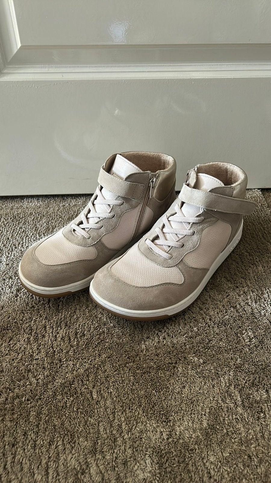 mooie sneakers dure merk Helvesko Swiss Made 42 1x gedragen, Ophalen of Verzenden, Zo goed als nieuw, Sneakers of Gympen