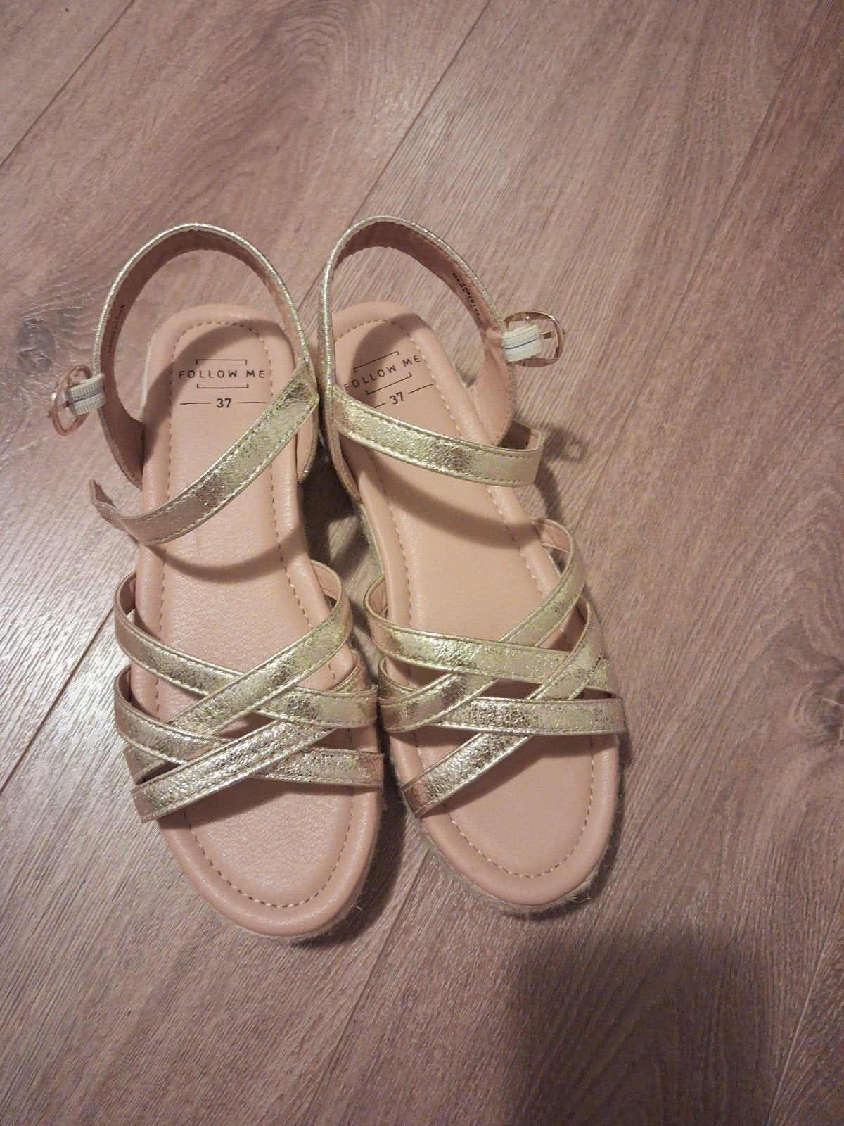 sandalen follow me 37 goud, Ophalen of Verzenden, Zo goed als nieuw