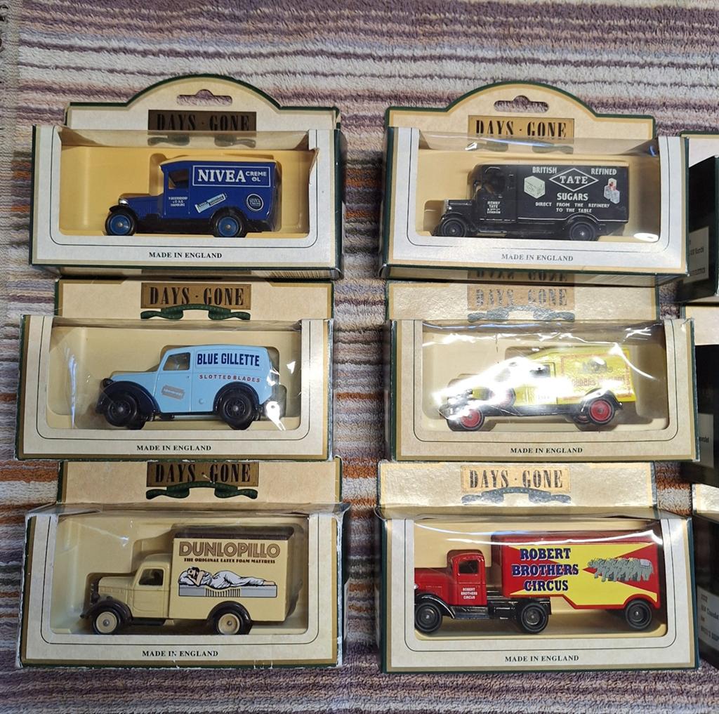 12 miniaturen Days Gone collectie van Llado plc, Hobby en Vrije tijd, Ophalen of Verzenden, Nieuw, Auto, Overige merken