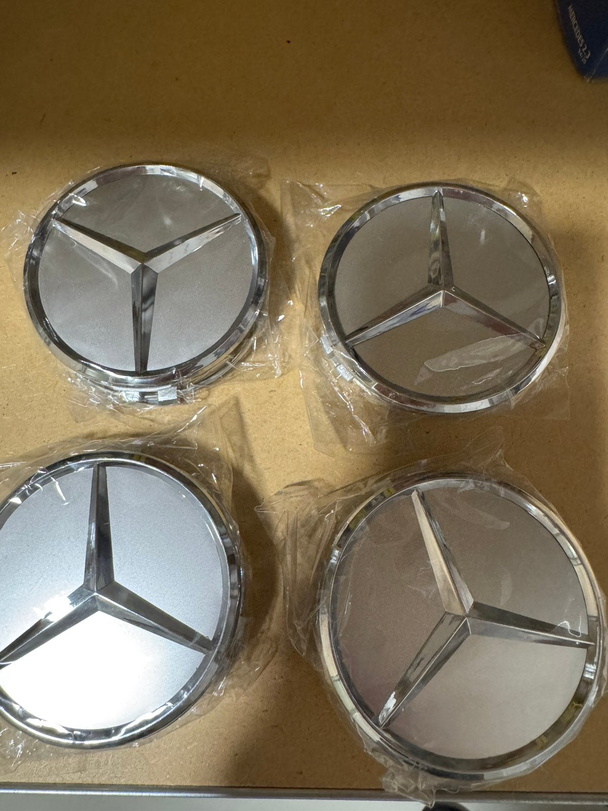 Mercedes naafdoppen, Auto diversen, Wieldoppen, Ophalen of Verzenden, Nieuw
