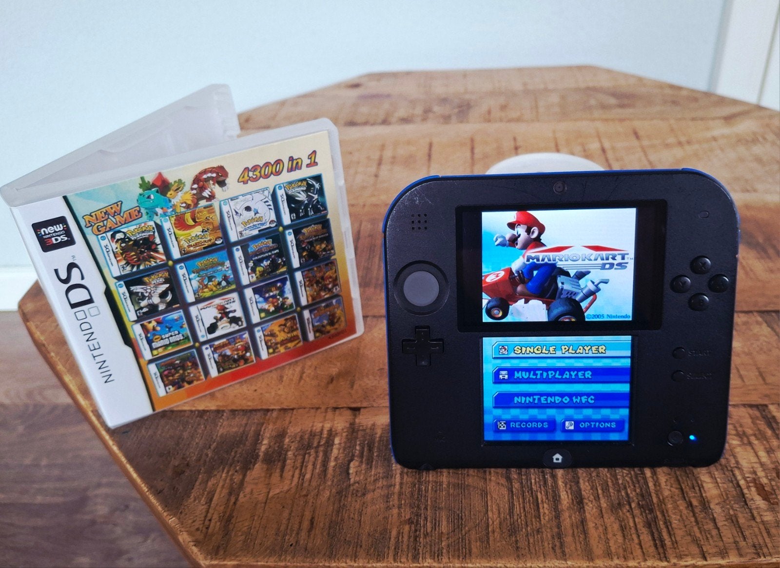 Nette Nintendo 2DS + all-in-1 gamecard/hoes/oplader compleet, Spelcomputers en Games, Spelcomputers | Nintendo 2DS en 3DS, Met games