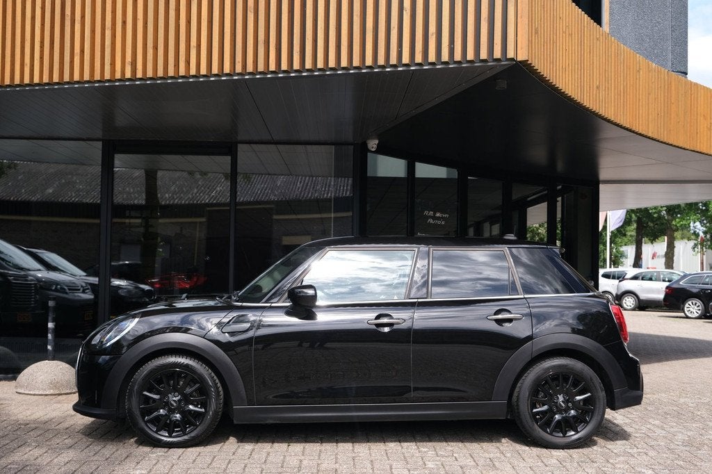 Mini 5-Deurs 1.5 One Business Edition|Rijklaar!|Carplay|Crui, Voorwielaandrijving, Leder en Stof, Zwart, Handgeschakeld