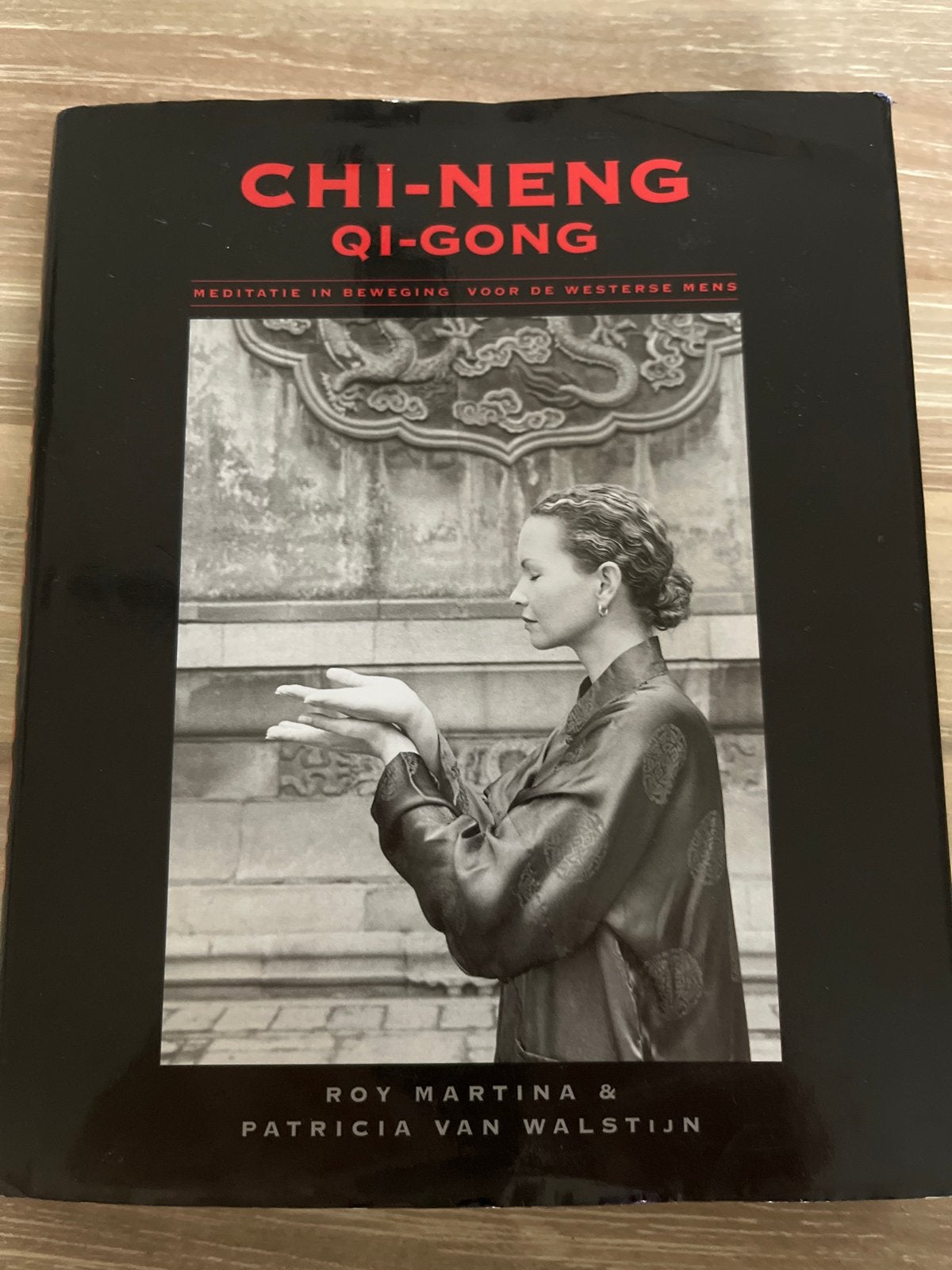 Chi-Neng Qi-Gong: Meditatie in Beweging, Ophalen of Verzenden, Zo goed als nieuw, Meditatie of Yoga, Instructieboek
