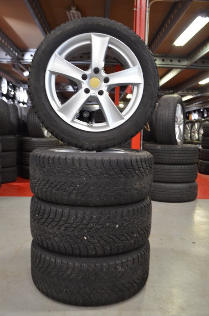 17" Audi A5 Velgen 5x112 ET27 66.5 + Winterbanden + TPMS