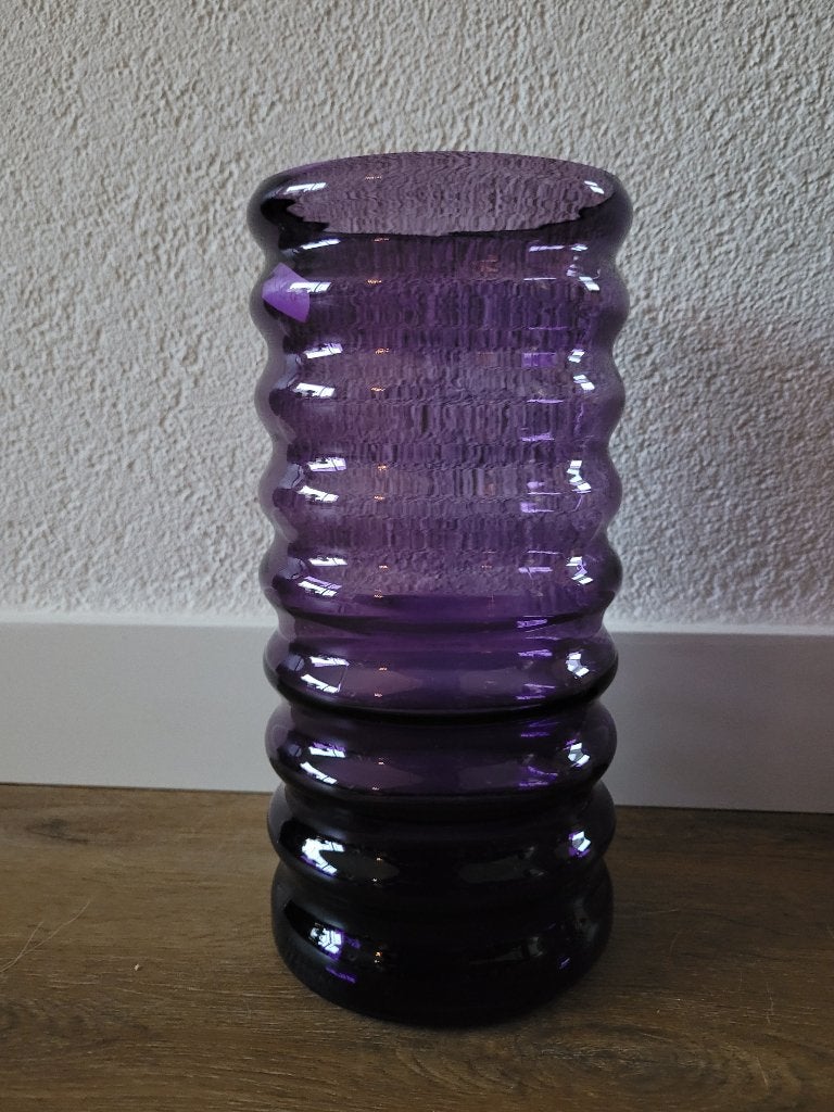 Paarse glazen (zeer dun glas) geribbelde vaas - puntgaaf, Antiek en Kunst, Ophalen of Verzenden