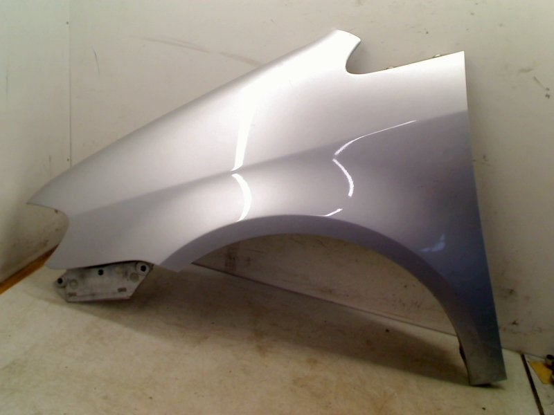Spatbord Links Voor LA7W Touran (1T1/T2) 2009, Gebruikt, Volkswagen, Volkswagen AG, Kundenbetreuung@volkswagen.de
