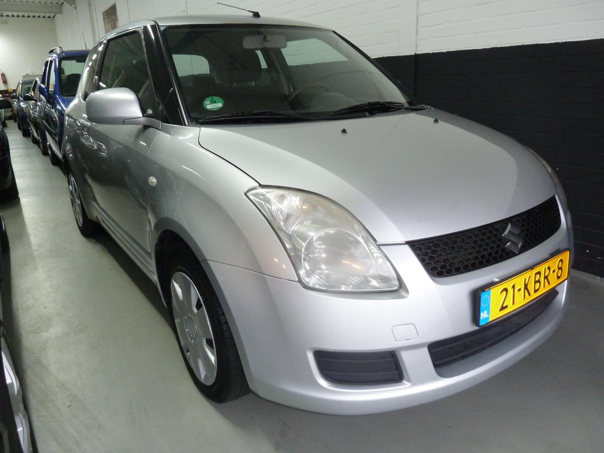 Suzuki Swift 1.3 Comfort onderhoud boekje nw koppeling nw ap, Emergency brake assist, Gebruikt, 31 €/maand, 400 kg