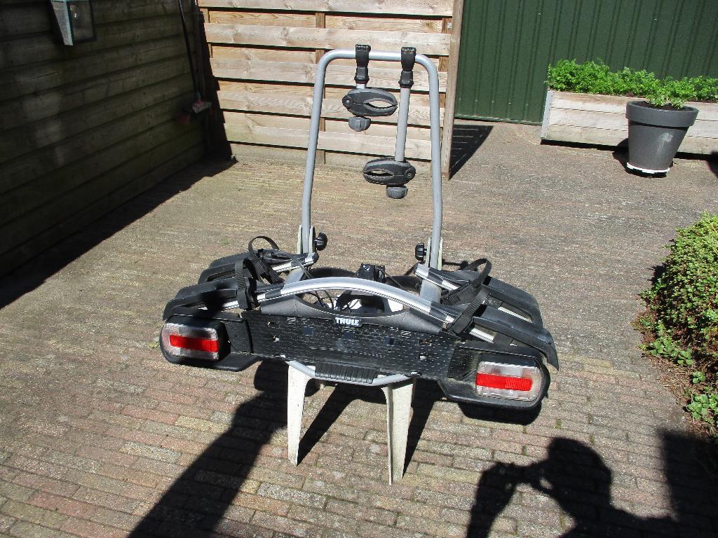 Thule EuroWay 921 fietsendrager voor 2 fietsen, Ophalen, Elektrische fiets, Zo goed als nieuw, 2 fietsen