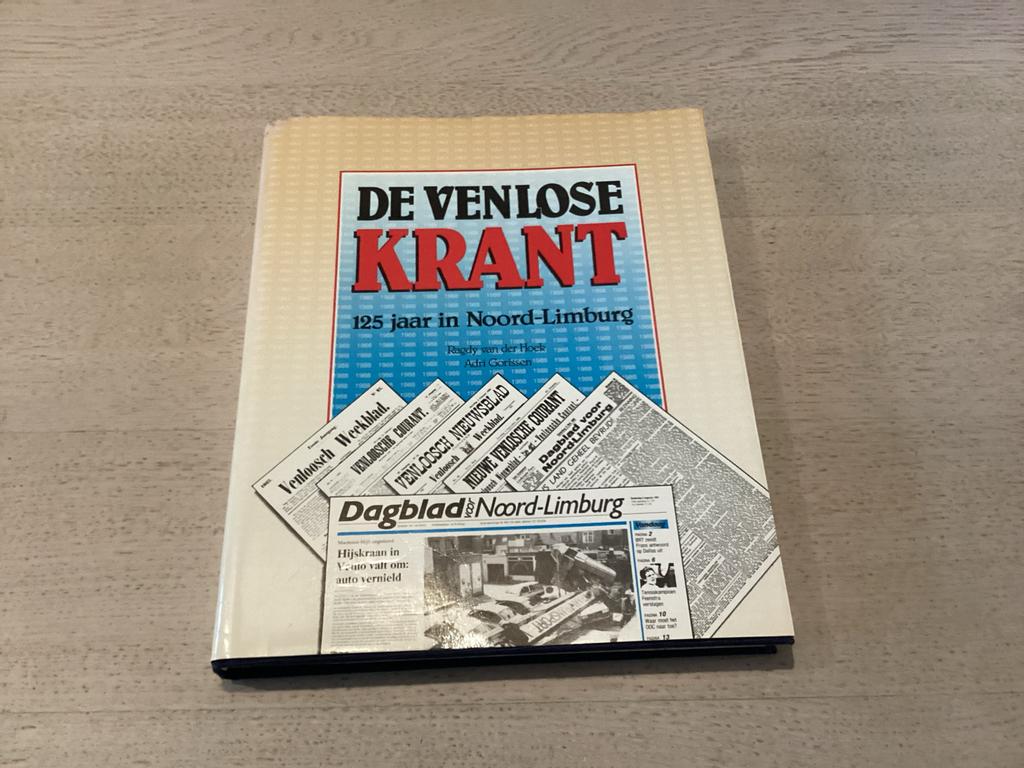 Boek: De Venlose Krant 125 jaar in Noord-Limburg, Boeken, Ophalen of Verzenden, Gelezen, Overige typen