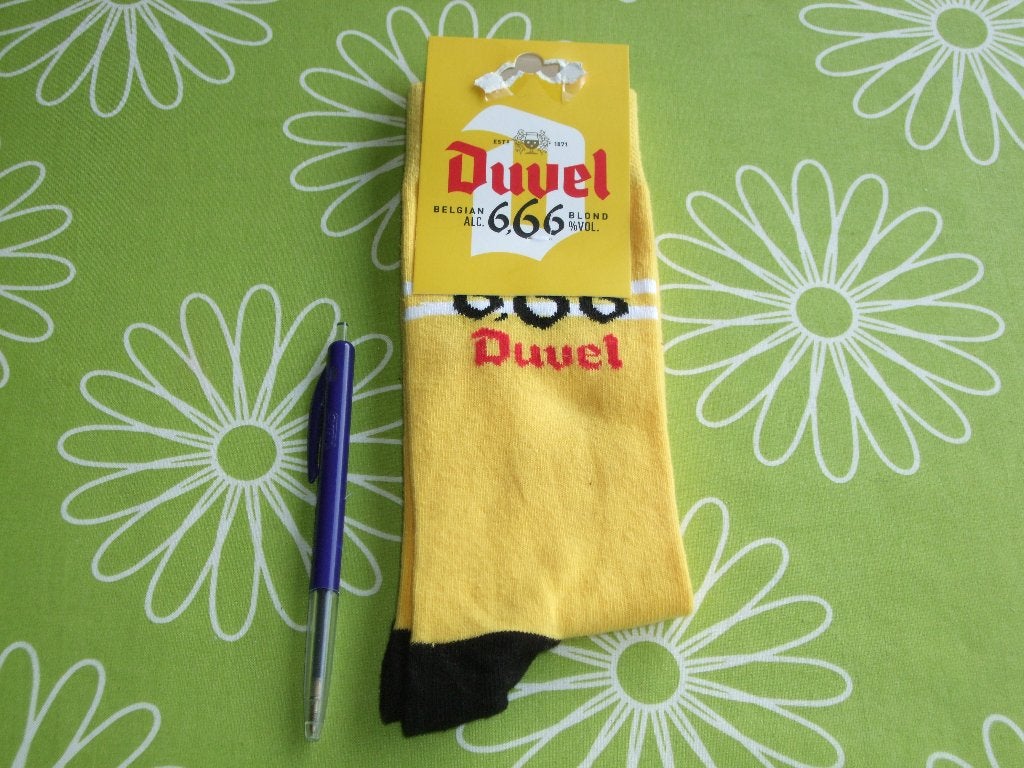 Nieuwe Duvel 6,66 sokken - Geel (one size), Verzamelen, Ophalen of Verzenden, Nieuw, Kleding, Duvel