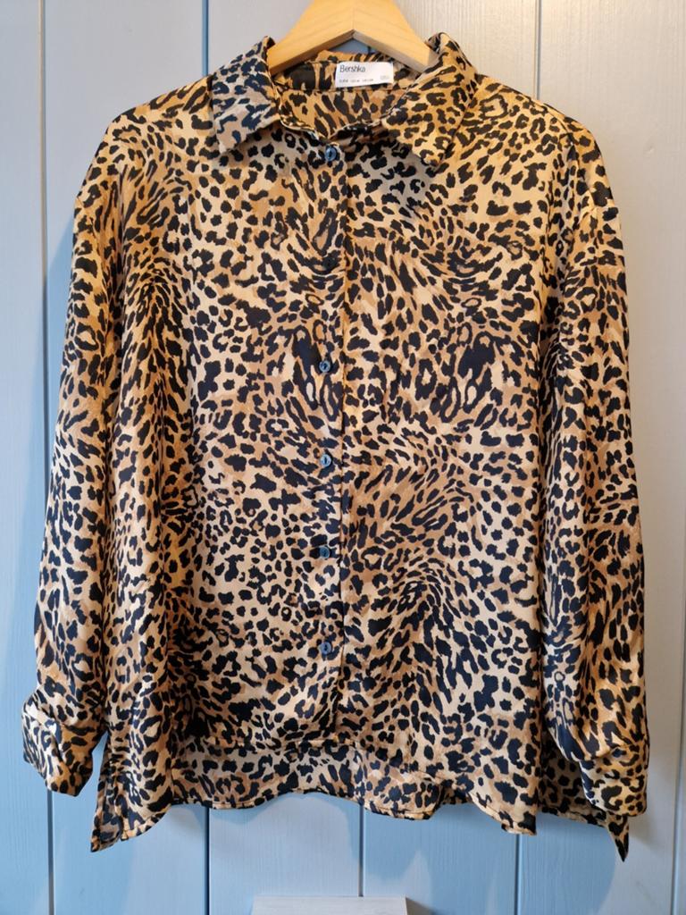 Bershka panter print blouse - maat M, Maat 38/40 (M), Bruin, Verzenden, Bershka