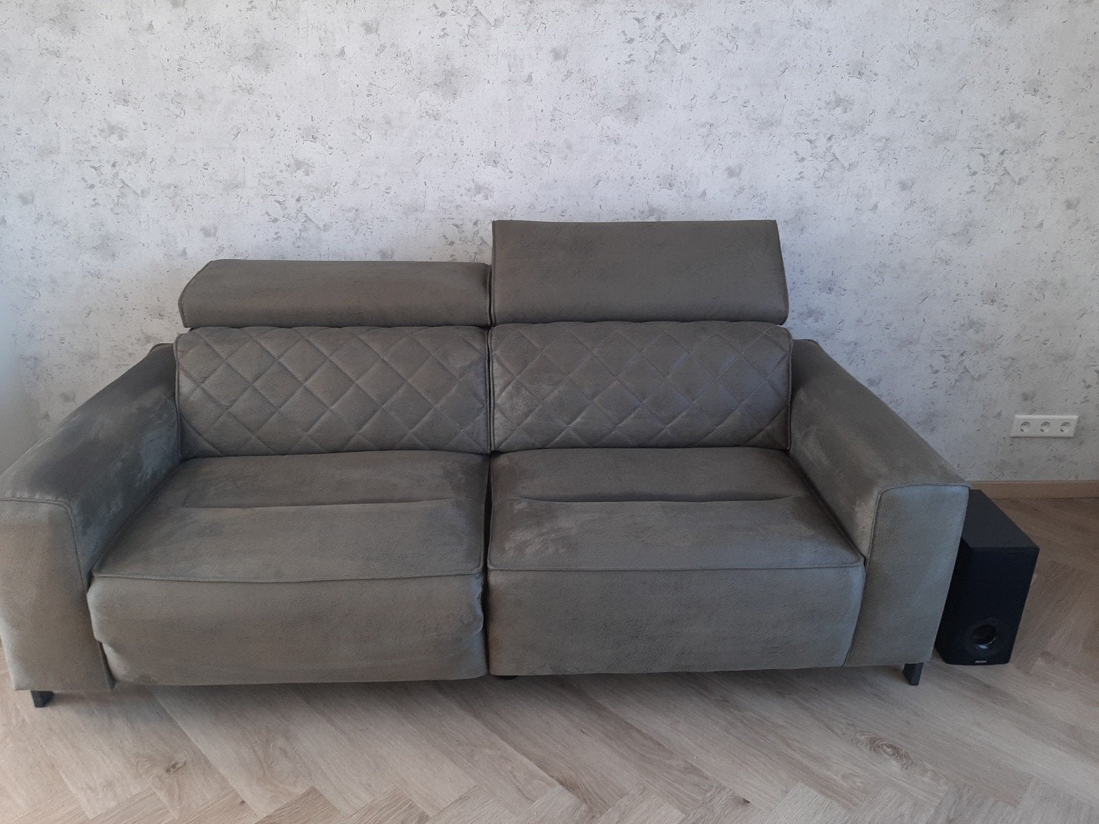 Comfortabele 2-zitsbank met relaxfunctie, Huis en Inrichting, Banken | Bankstellen, Ophalen, Modern met relaxfunctie, Gebruikt