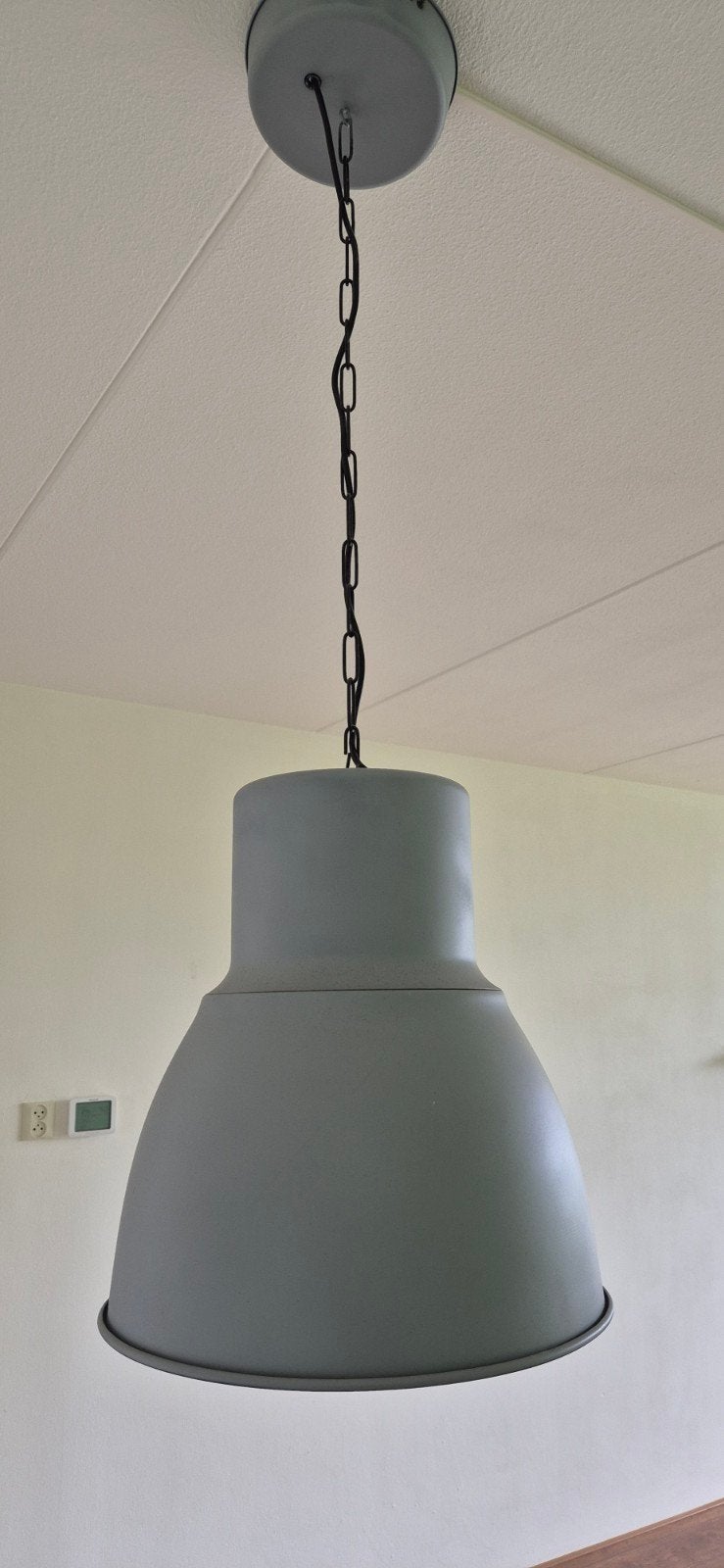 Mooie grijze hanglamp met lichte gebruikssporen, Ophalen, Gebruikt, Metaal