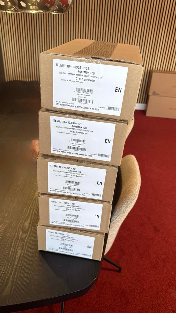 Pokémon First Partner Booster Collection sealed case, Ophalen of Verzenden, Nieuw, Boosterbox