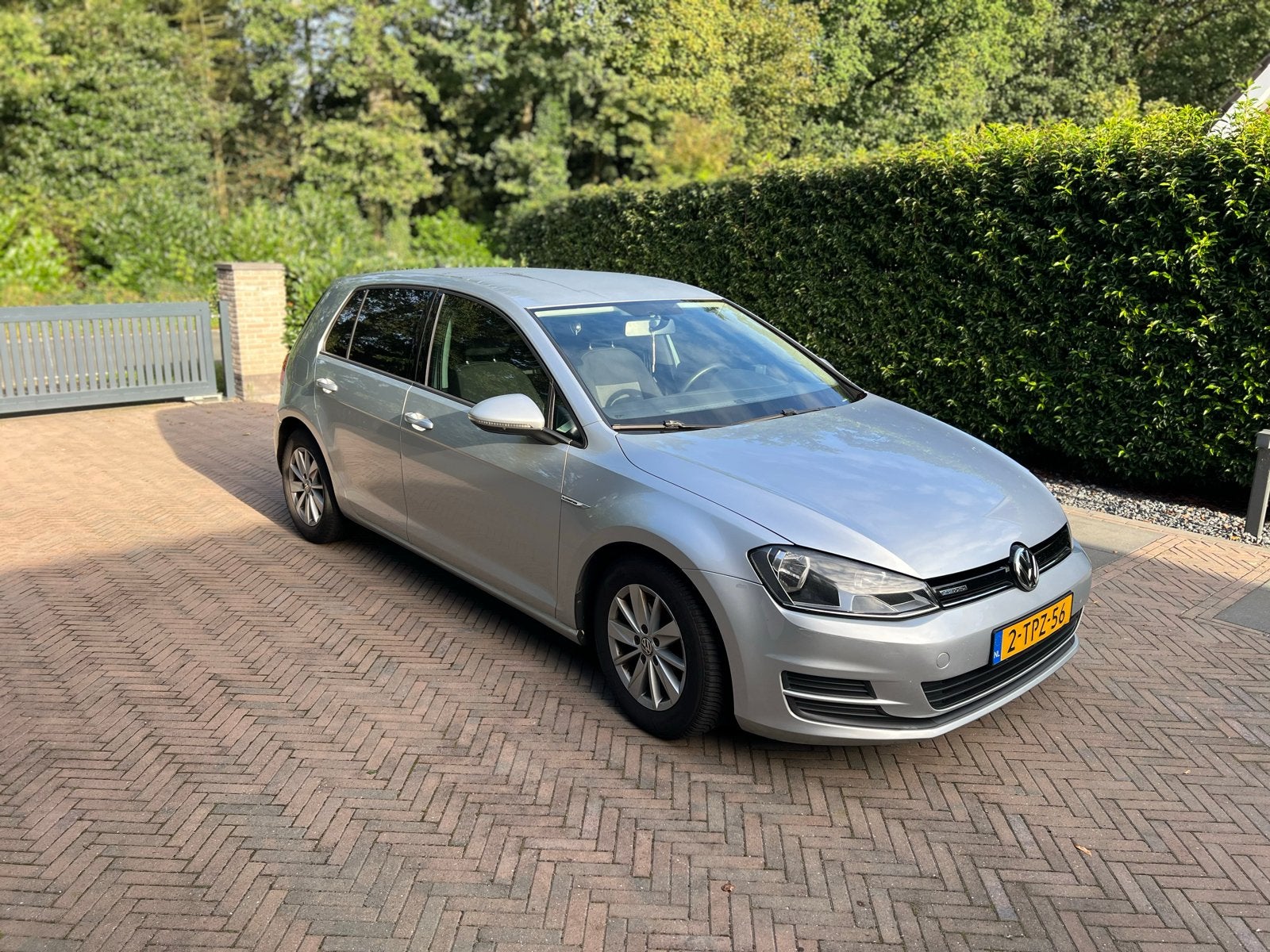 Volkswagen Golf 1.6 TDI 81KW 5D Blue Motion 2014 Grijs, Auto's, Voorwielaandrijving, 4 cilinders, Origineel Nederlands, Stationwagon