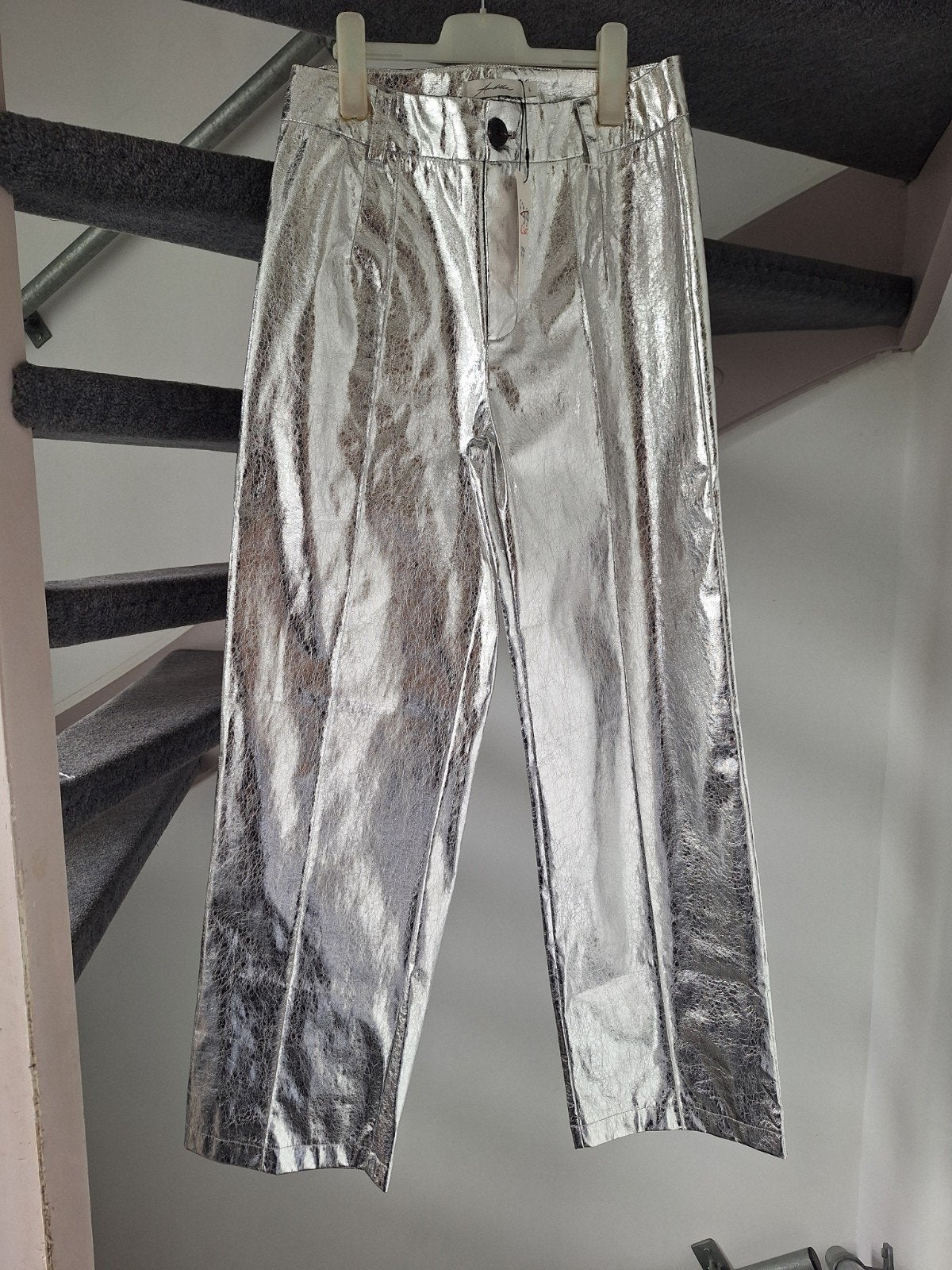 Ambika zilverkleurige broek maat 40, Maat 38/40 (M), Nieuw, Ophalen of Verzenden, Ambika