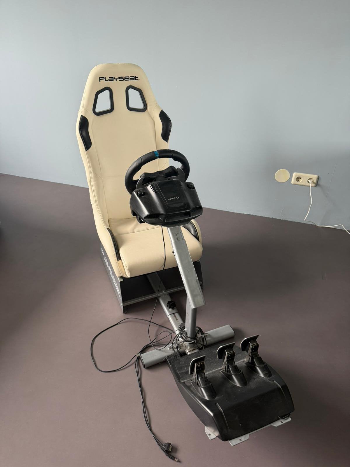Playseat set wit compleet, Spelcomputers en Games, Spelcomputers | Overige Accessoires, Ophalen of Verzenden, Zo goed als nieuw