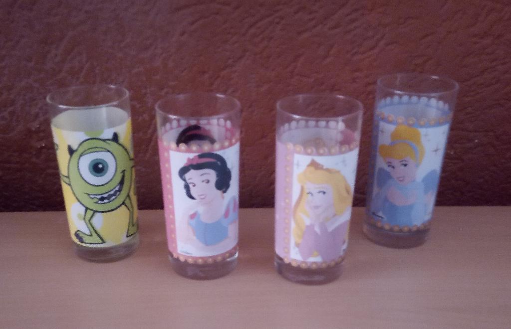 Vier Disney Longdrinkglazen, Ophalen of Verzenden, Overige figuren, Zo goed als nieuw, Overige typen