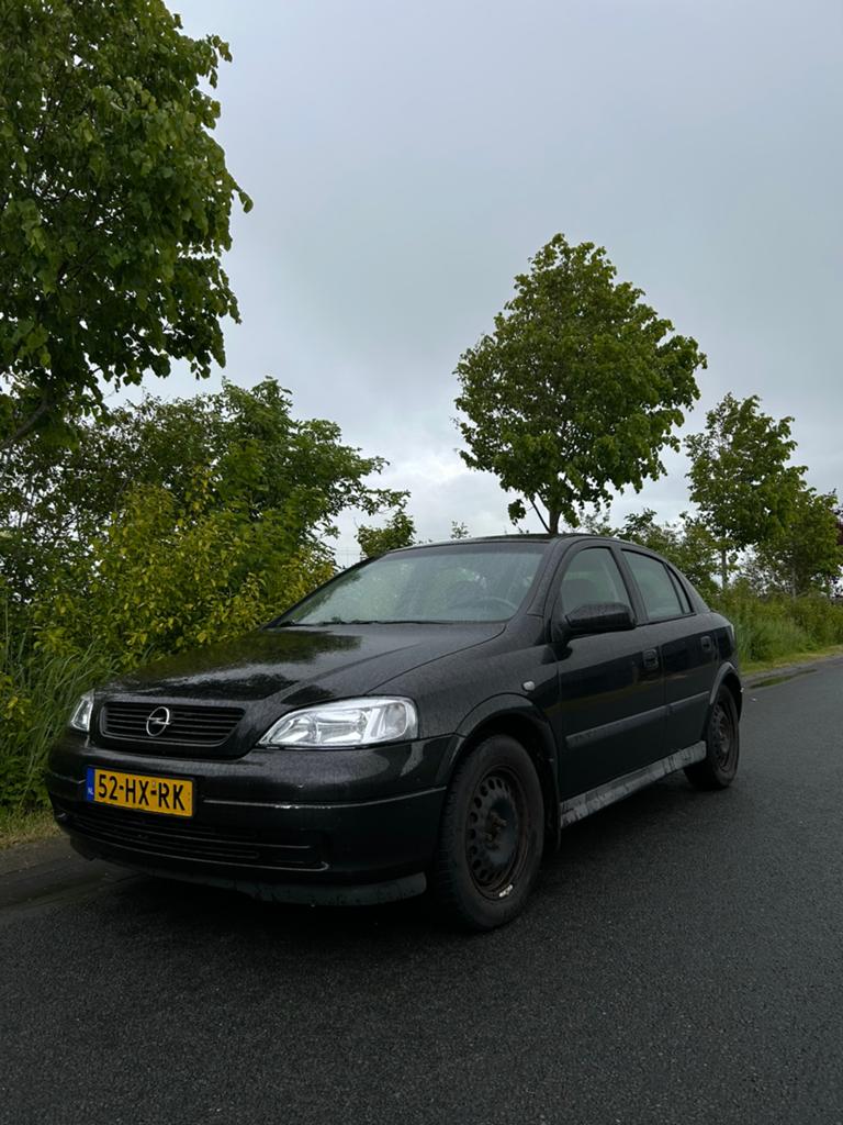 Opel Astra 1.6 16V 5D 2002 Zwart, Voorwielaandrijving, 4 cilinders, Handgeschakeld, Particulier