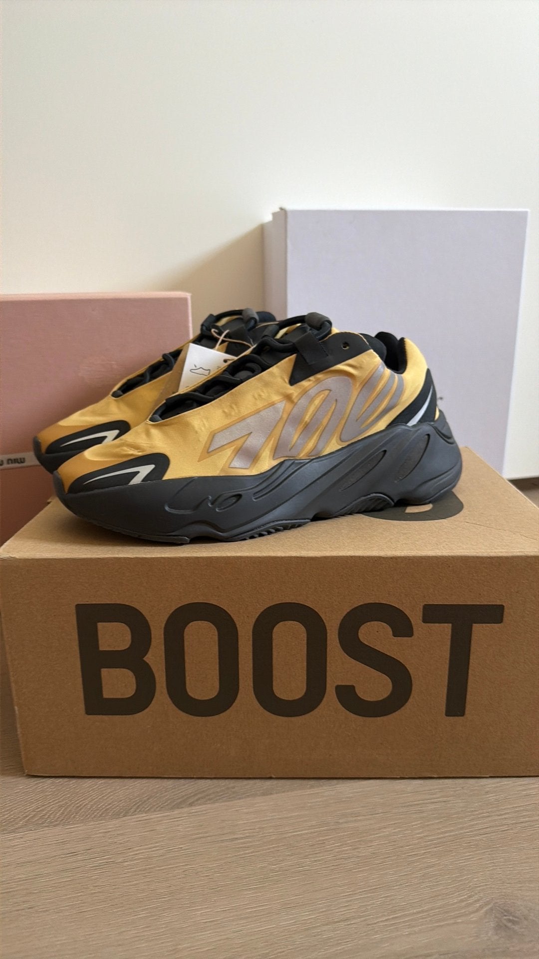Yeezy 700 MNVN, Ophalen, Nieuw, Sneakers of Gympen