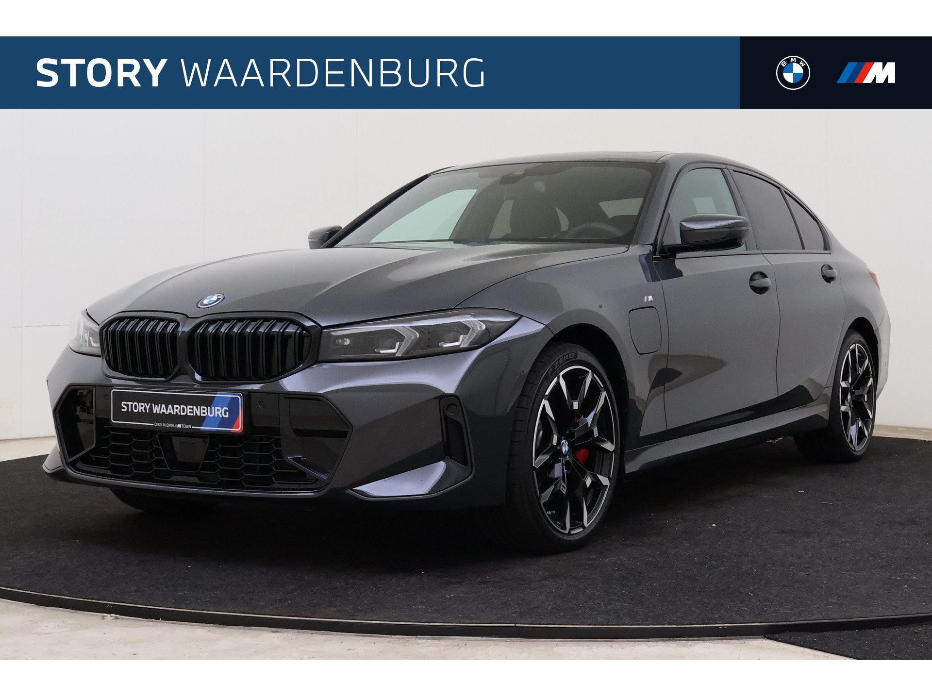 BMW 3 Serie 330e M Sport Automaat / Schuif-kanteldak / Trekh
