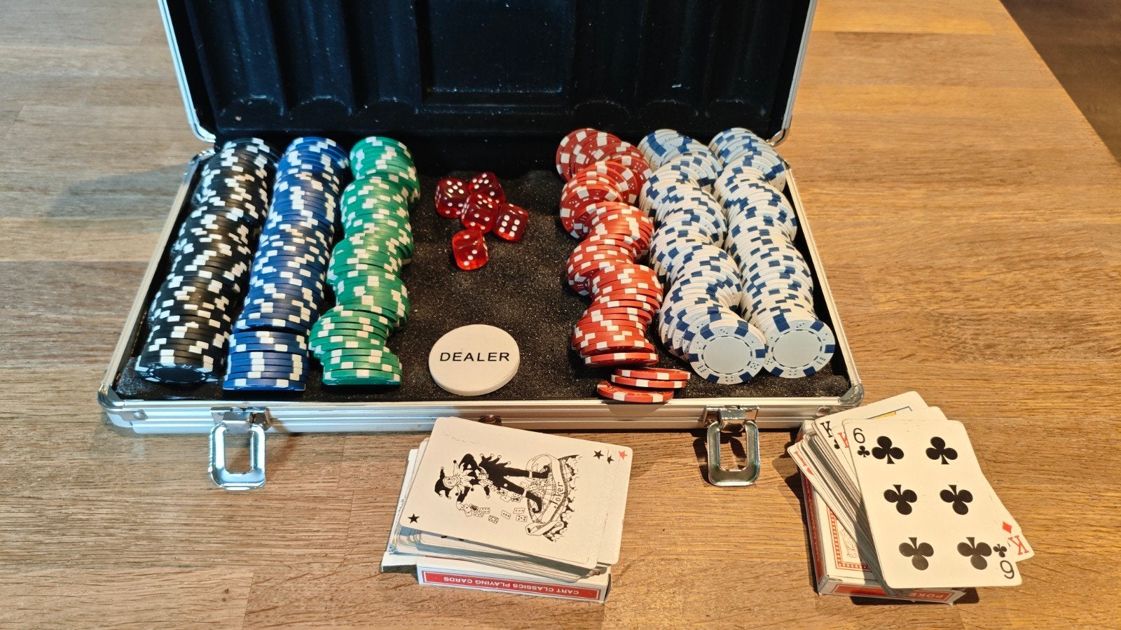 Pokerset in aluminium koffer, Drie of vier spelers, Ophalen of Verzenden, Gebruikt