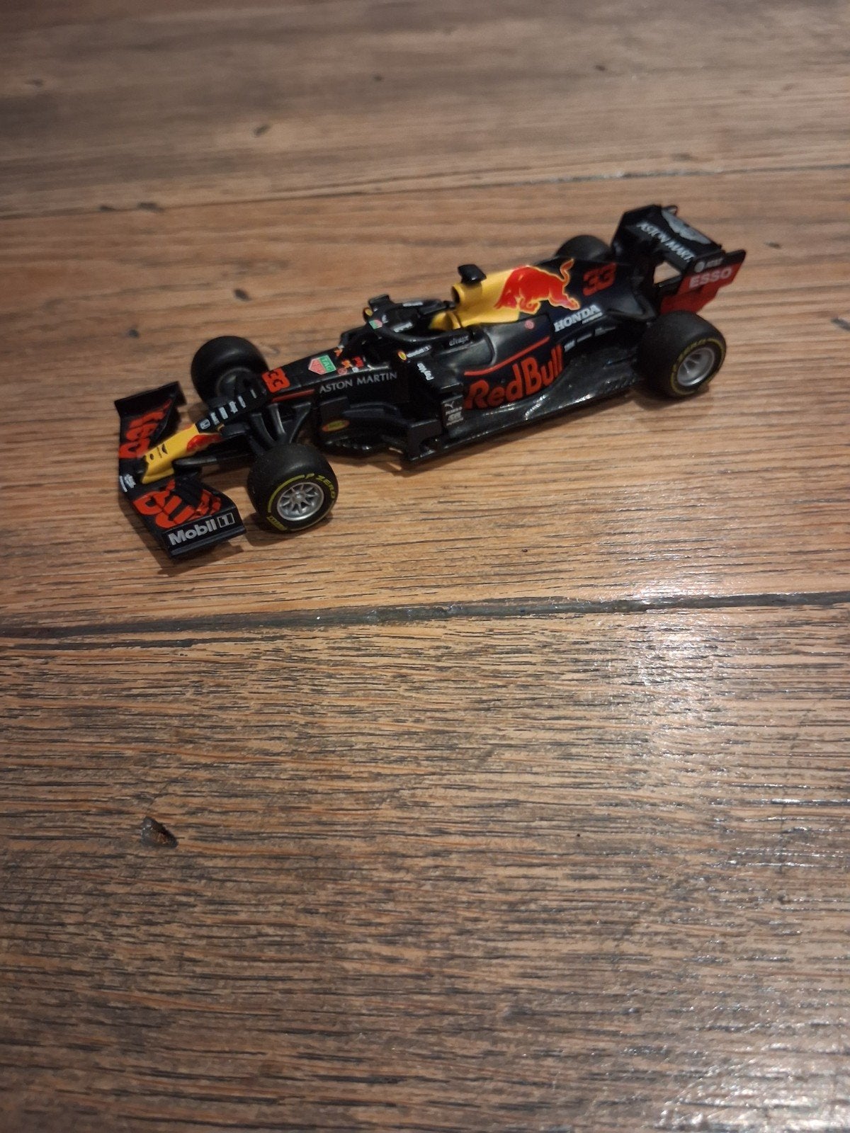 aston martin red bull racing rb 16, Verzamelen, Automerken, Motoren en Formule 1, Ophalen of Verzenden, Zo goed als nieuw, Formule 1