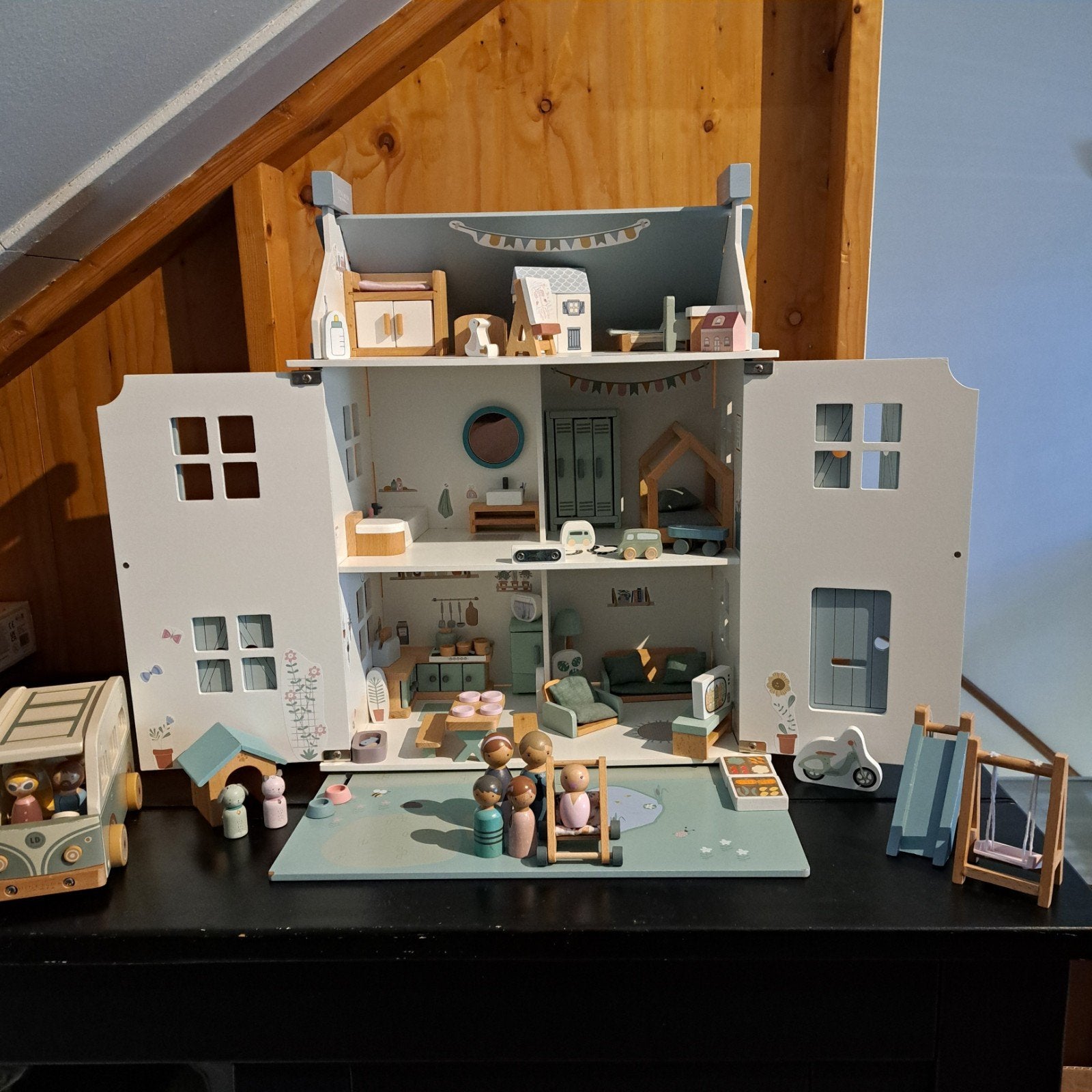 Little Dutch Houten Poppenhuis met veel Meubels en Poppetjes, Ophalen, Zo goed als nieuw, Poppenhuis