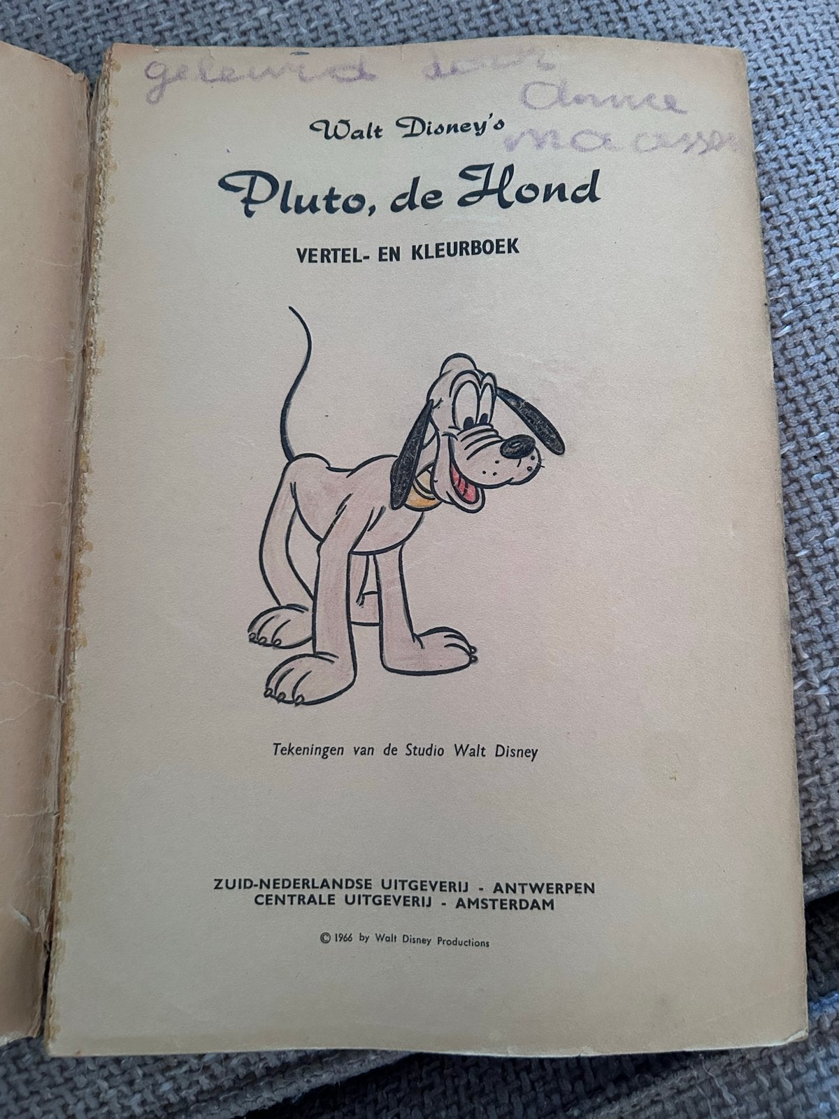 Walt Disney's Pluto, de Hond - Vertel- en Kleurboek, Ophalen of Verzenden, Gelezen, Uitklap-, Voel- of Ontdekboek