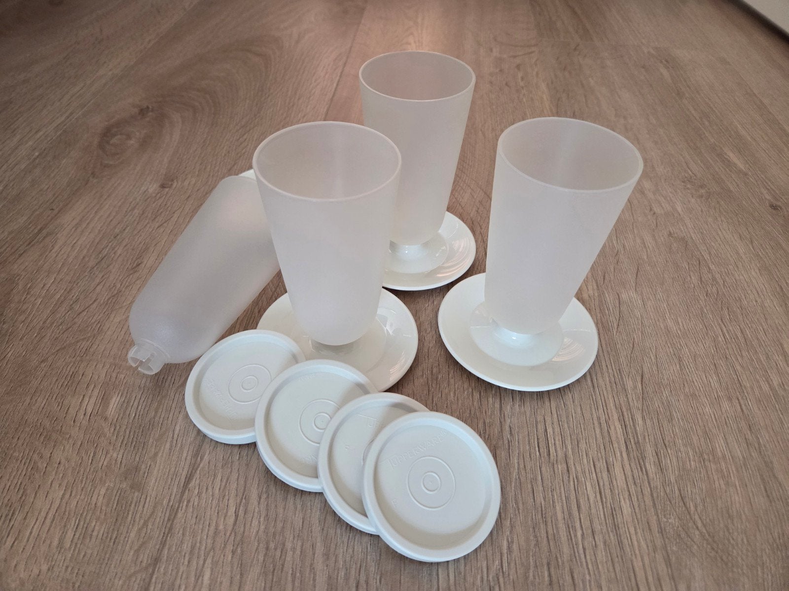 Tupperware ijs coupe 4X  met deksels, Ophalen, 300 ml, Wit, Overige typen