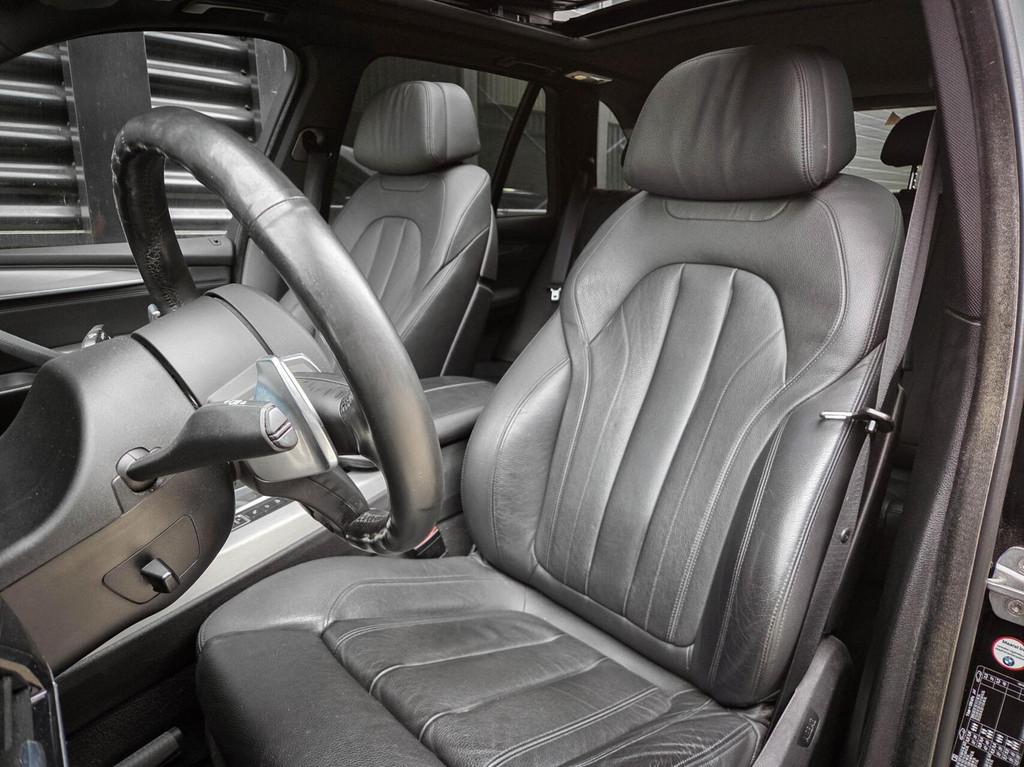 BMW X5 xDrive40e M-Sport | PANO | COMFORTZETELS | TREKHAAK |, Gebruikt, 4 cilinders, Zwart, Bedrijf