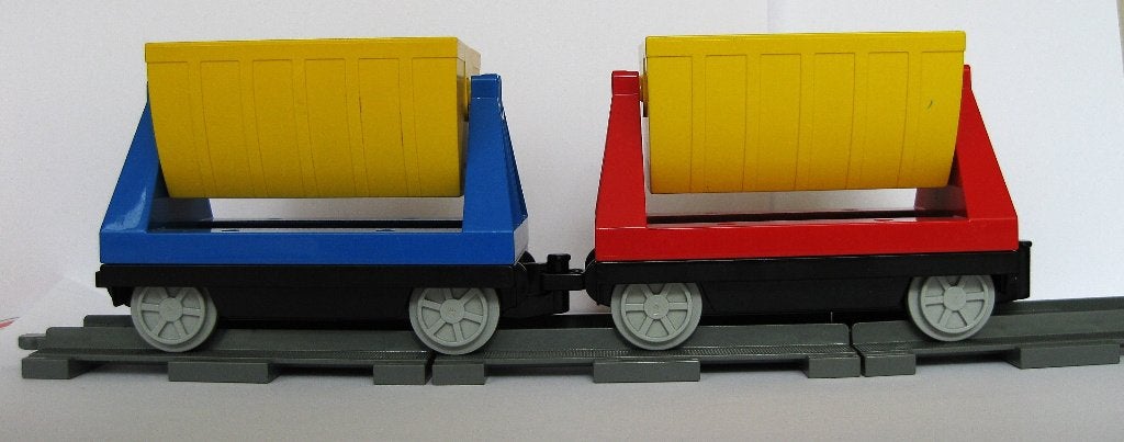 Lego Duplo Treinwagon / Kiepwagon Rood Blauw/ Geel P/St €6, Overige thema's, Overige typen, Ophalen of Verzenden, Zo goed als nieuw